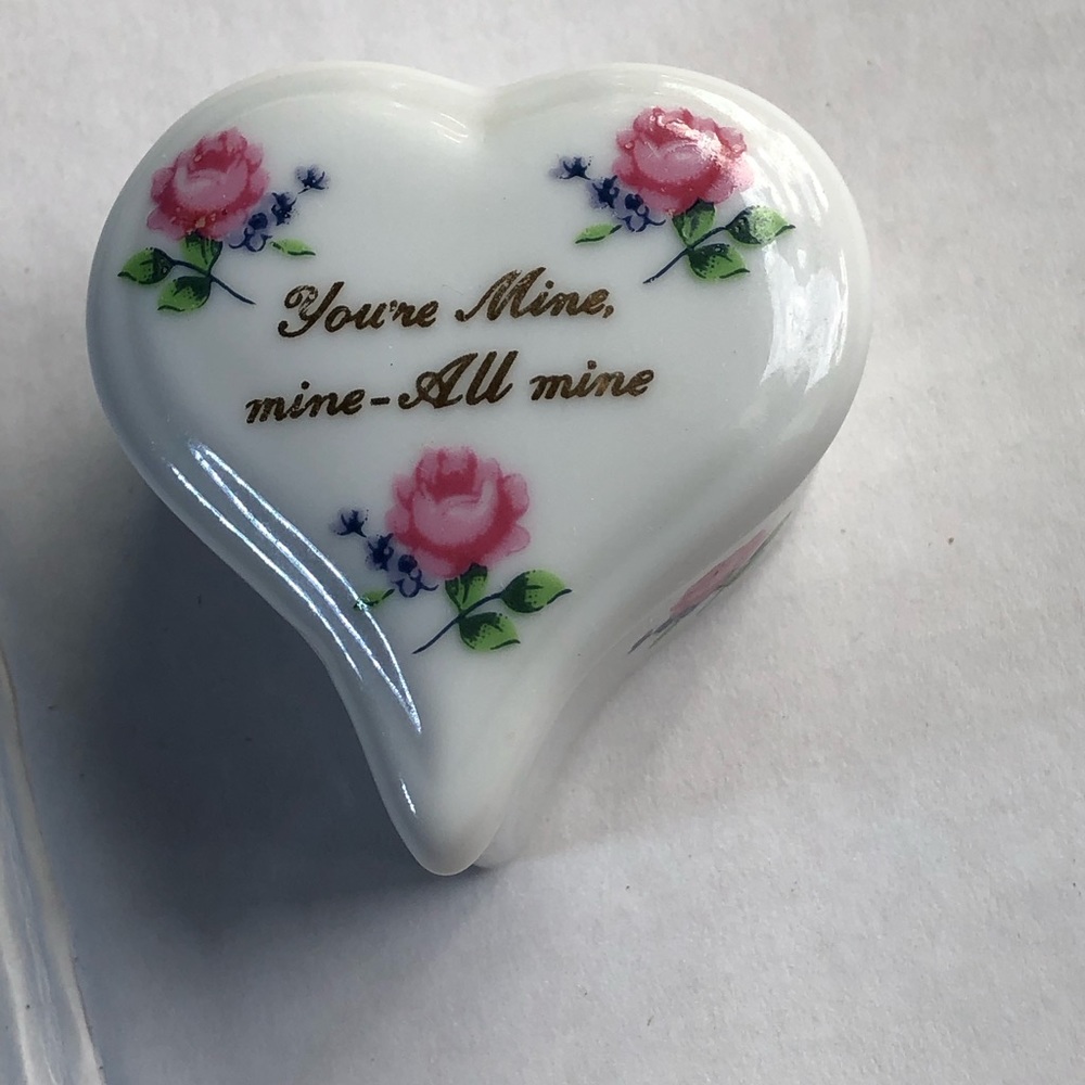 Vintage Lefton Bone China with hand painted roses trinket box prestine condition